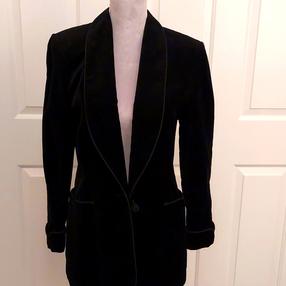 Vintage Barry Bricken black velvet jacket. Unworn, size 4